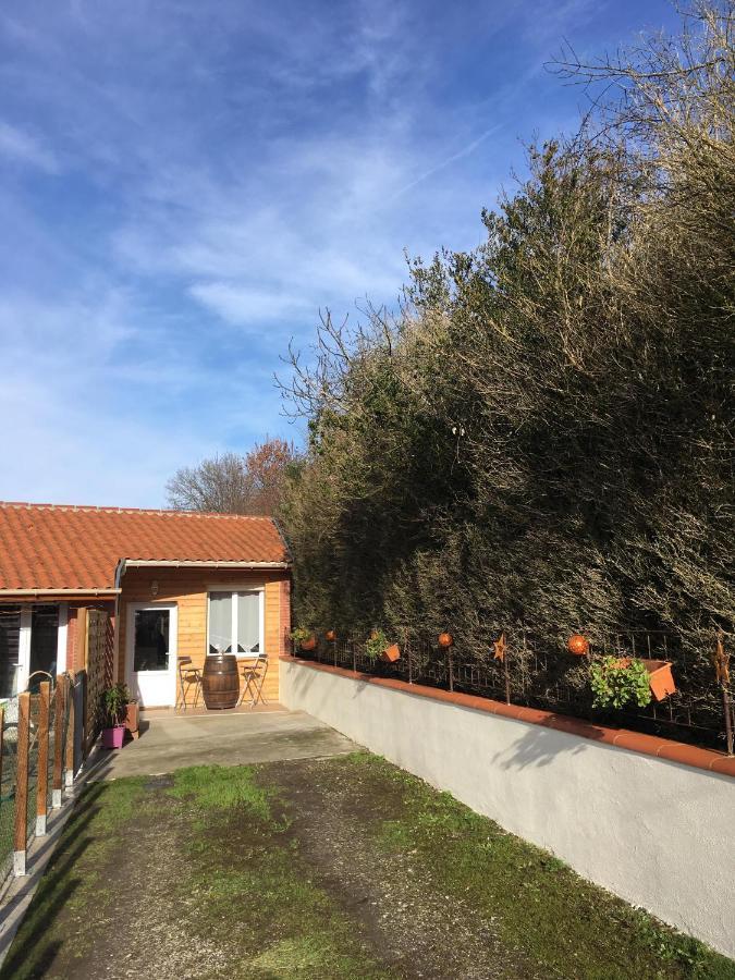 Logement Paisible A La Campagne Aubarede Exterior foto